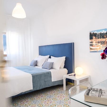 Amore Rentals - Appartamento Erica Sorrento Ngoại thất bức ảnh